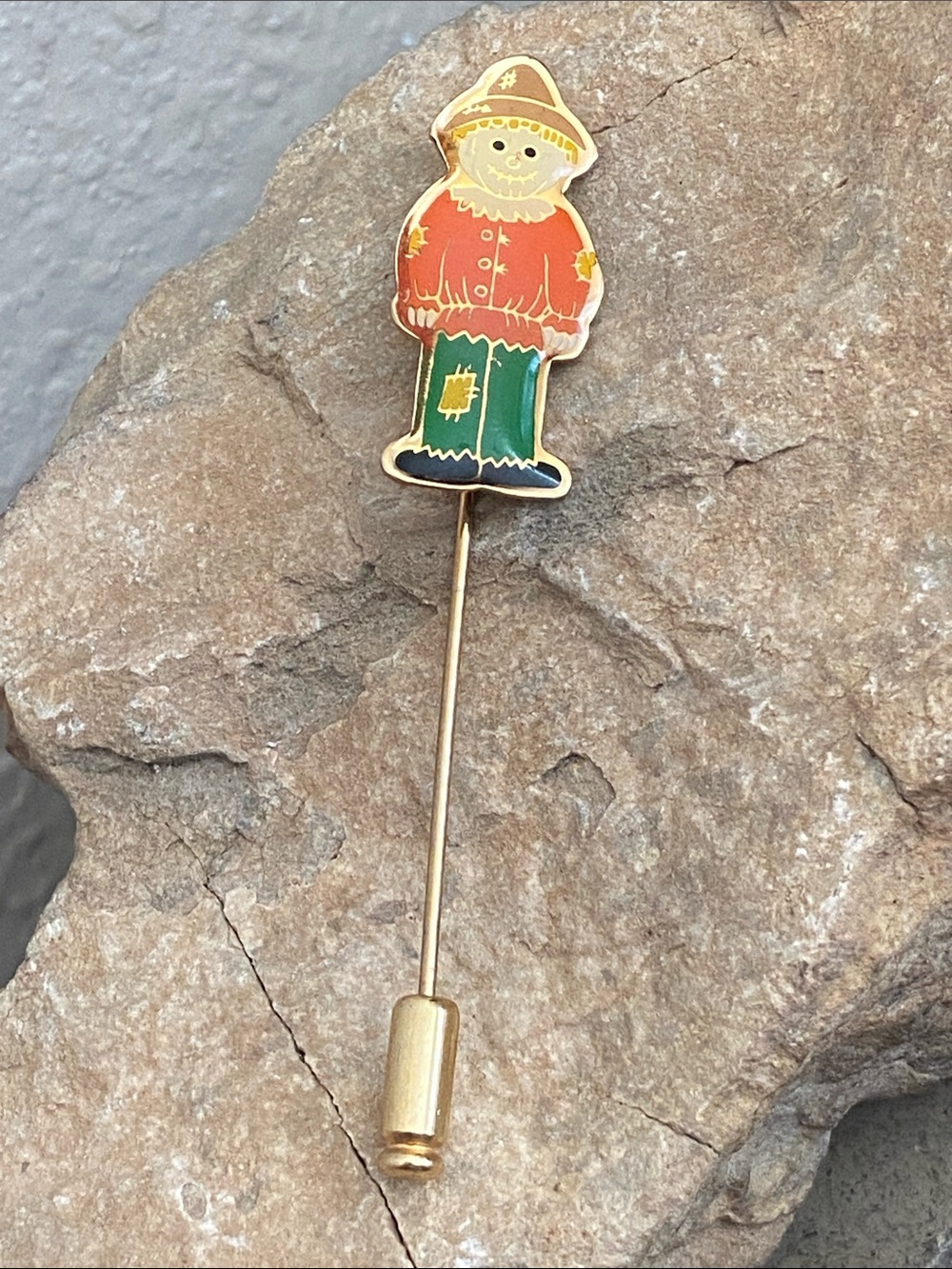 5/$10❤️❤️❤️Vintage 90s Enamel Scarecrow Hat Pin